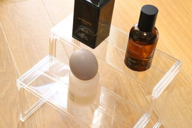 ダイソーのディスプレイステージ（ワイド、2段）使用例