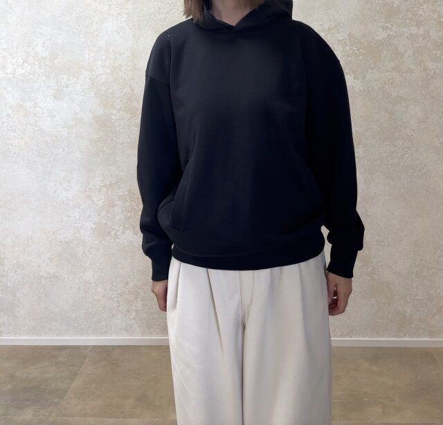 ユニクロスウェットオーバーサイズプルパーカSサイズの着丈感