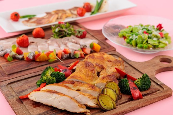 【～仲春～】鶏腿肉のコンフィ いちごのヴィネグレットソース