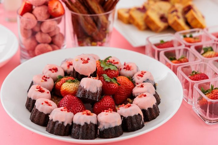 【～仲春～】いちごカヌレ