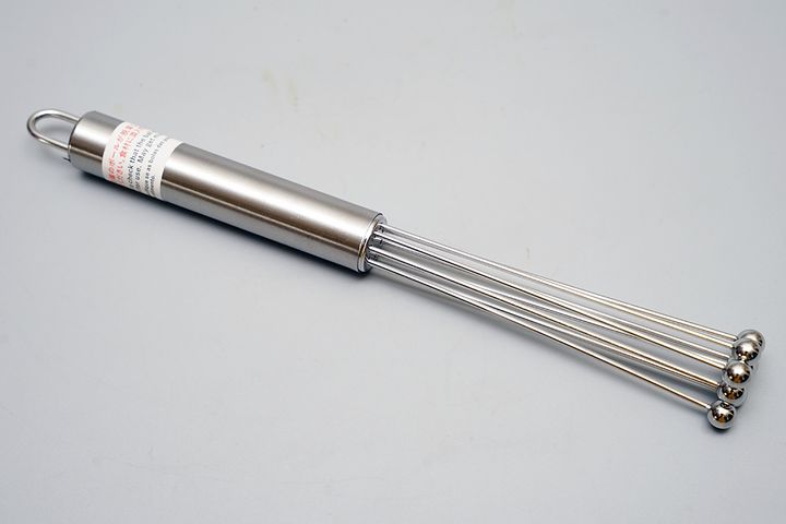 この状態で泡立て器だと考える人のほうが少数派でしょう。