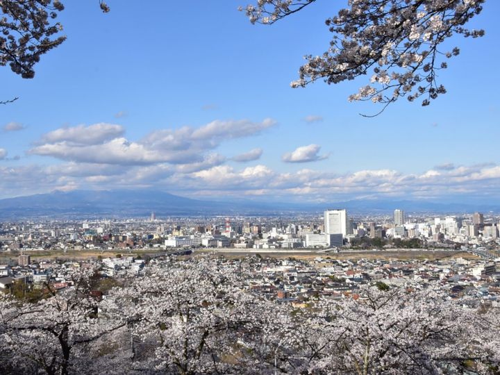 All About ニュース編集部が全国250人を対象に実施した夜景スポットに関するアンケートの調査結果から、好き＆行ってみたい「群馬県の夜景スポット」ランキングを発表！ 2位「観音山 みはらし台」を抑えた1位は？