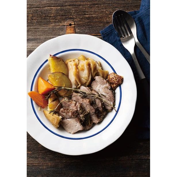 粒マスタードを添えて、おいしさを一層際立たせて (C)Mako／KADOKAWA