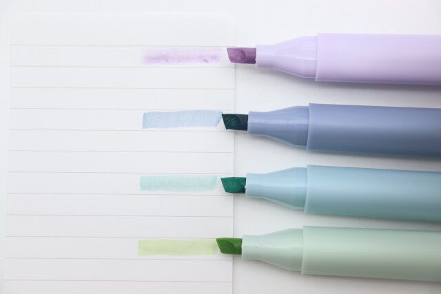 ダイソーのマーカーペン（CHM、丸型、パープル＆グレー、2本）／マーカーペン（CHM、丸型、グリーン、2本）カラー