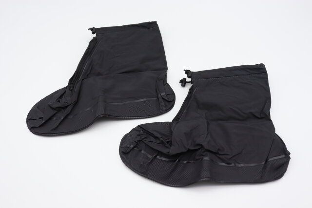 ダイソーのシューズカバー（黒、28cm）