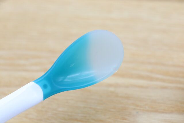 セリアのサーモスプーンは目視で温度を判断できる