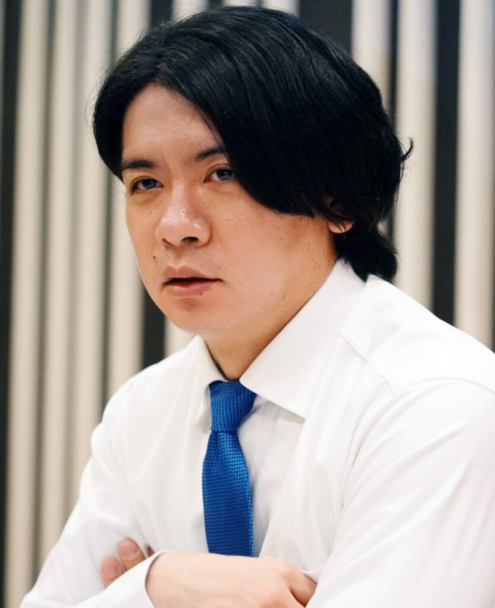 お笑いコンビ・マヂカルラブリーの野田クリスタルさん（39）は16日、Xを更新。グーグルのAIアシスタント「Gemini（ジェミニ）」を使って、自分のペットの写真を読み込ませるとトレーディングカード風になる新作のゲームを制作したことを明らかにしました。