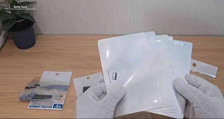 セリアの「磁気不良防止 通帳ケース」