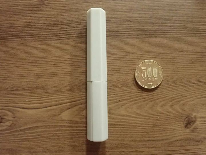 DAISO(ダイソー)：コンパクトハサミ(六角型、グレー)