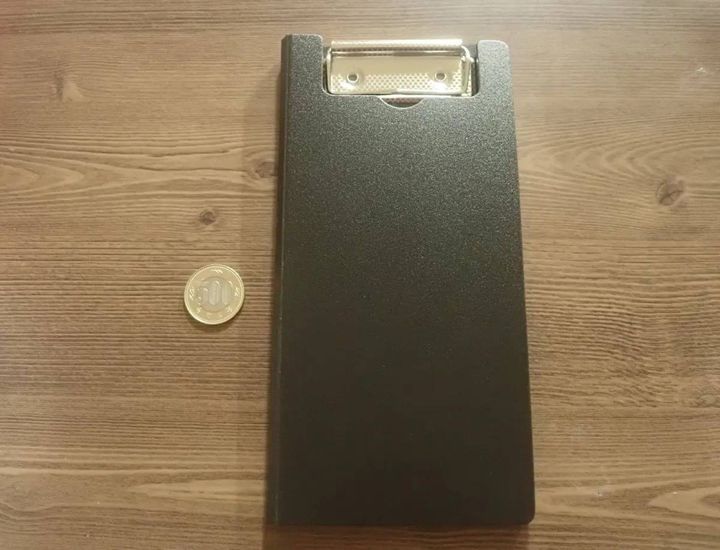 DAISO(ダイソー)：カバー付クリップボード(伝票サイズ、ブラック)