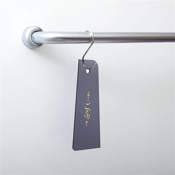 フックに吊るして保管できるのも便利