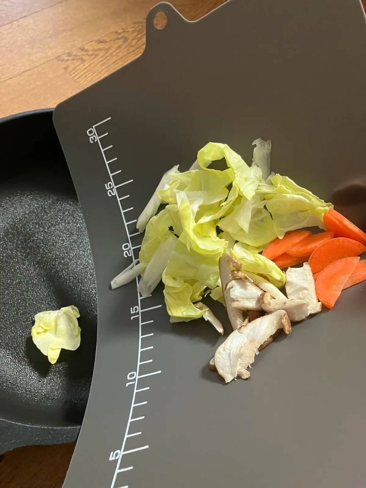 Seria(セリア)：ブラックカッティングシート