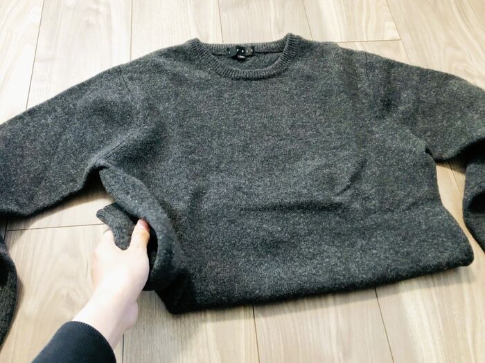 圧縮袋がなくても大丈夫！衣類を超コンパクトにたたむ裏ワザ。帰省や旅行に役立ちますよ♪