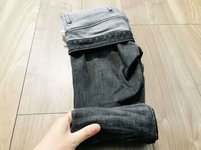 圧縮袋がなくても大丈夫！衣類を超コンパクトにたたむ裏ワザ。帰省や旅行に役立ちますよ♪