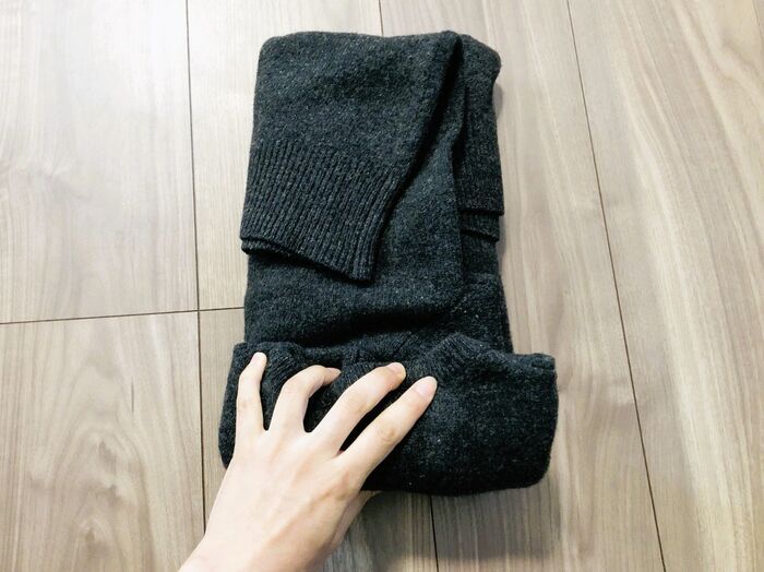 圧縮袋がなくても大丈夫！衣類を超コンパクトにたたむ裏ワザ。帰省や旅行に役立ちますよ♪