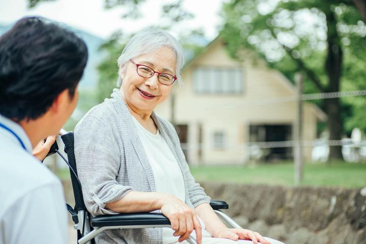 正解なんてないから皆さんの声を聞きたい！【老人ホーム】は親不孝ですか？ 読者アンケート結果を公開