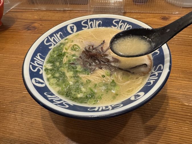 博多らーめん ShinShin 天神本店スープ