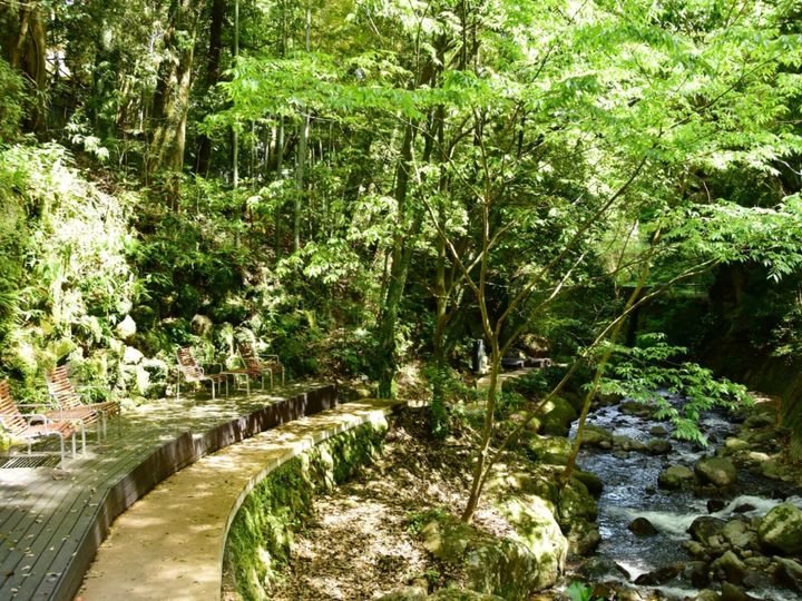 All About ニュース編集部が全国250人を対象に実施した「外国人観光客におすすめしたい関東の温泉地に関するアンケート」の調査結果から、神奈川県で「外国人観光客におすすめしたい温泉地」ランキングを発表！ 2位「湯河原温泉」を抑えた1位は？