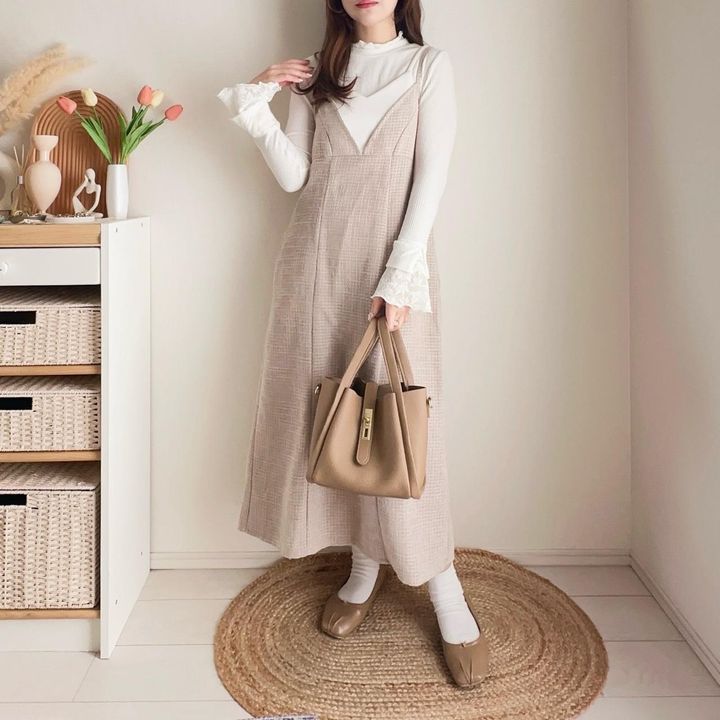 画像: キャミワンピースと合わせた1枚で決まるスタイリング