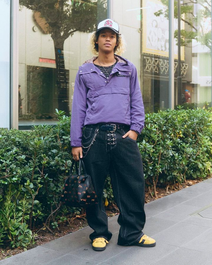 【スナップ】アウター、スニーカー…随所に効かせたペールトーンゆえに「ちょっといかつけどかわいい」