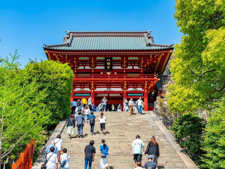 All About ニュース編集部は、全国10～60代の男女250人を対象に「好きなパワースポット」に関する独自のアンケート調査を実施。好き＆行ってみたい「神奈川県のパワースポット」で1位に選ばれたのは？（サムネイル画像出典：PIXTA）