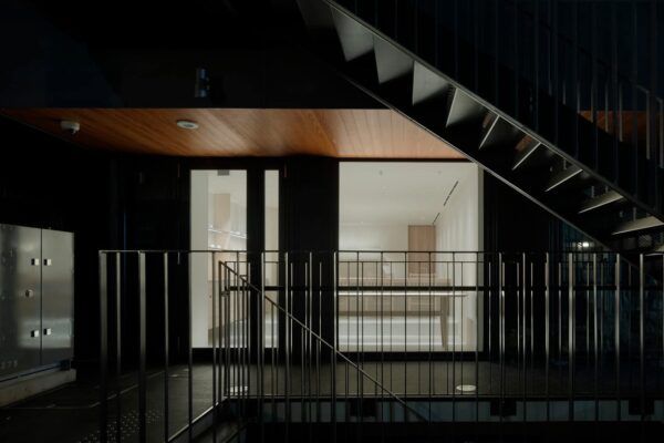 和紅茶の香りと建築美が響くKAGUWA神楽坂店がオープン。国際ティーコンテストで金賞受賞！