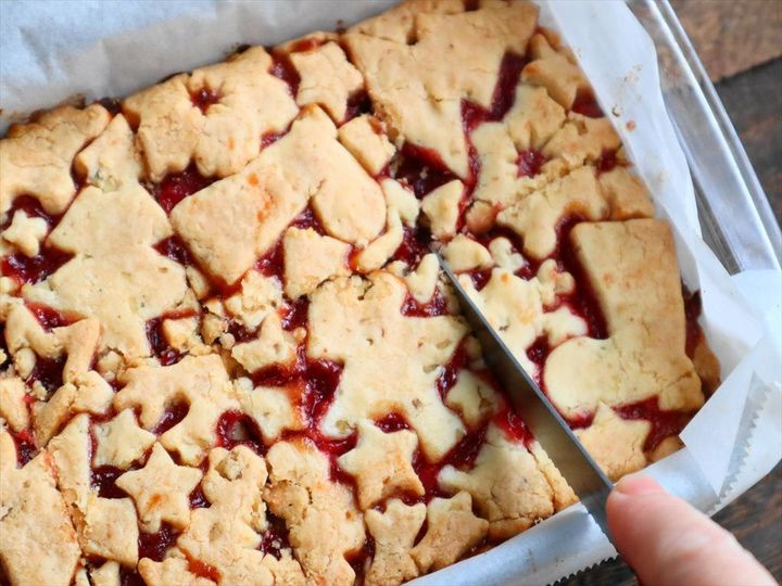 苺と胡桃のクリスマスクッキーバー