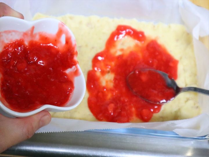 苺と胡桃のクリスマスクッキーバー