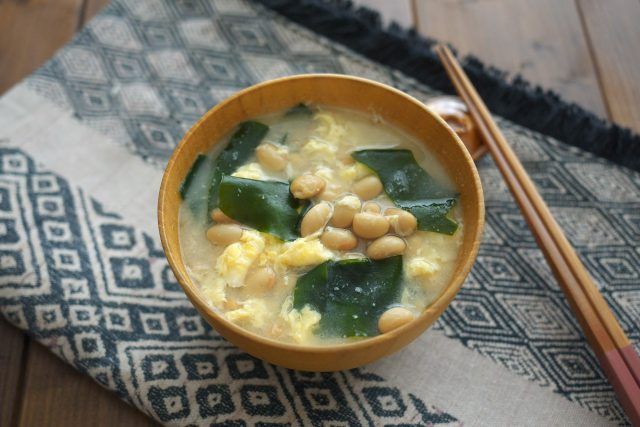 大豆とかきたまの味噌汁