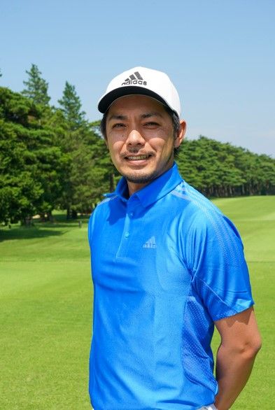 猫背で構えた方が飛ぶ理由とは？人気コーチがわかりやすく解説