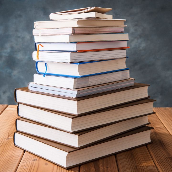 “積読”に罪悪感を感じているあなたへ。年末に決着！手放す？読む？残す？【本のお片付け】