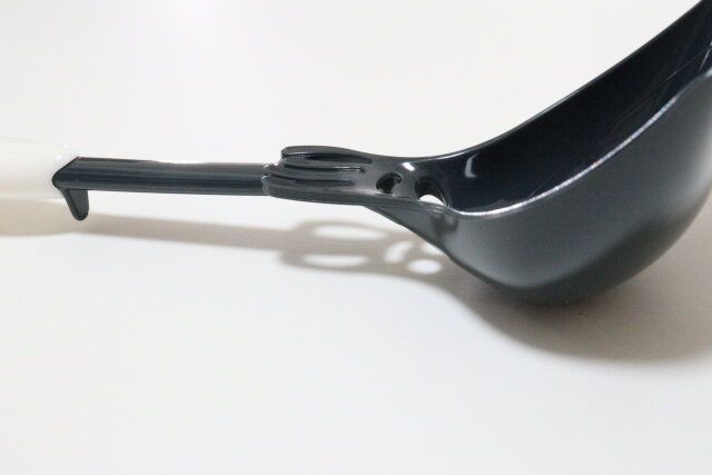 縁がまっすぐなくらげレードル 支え