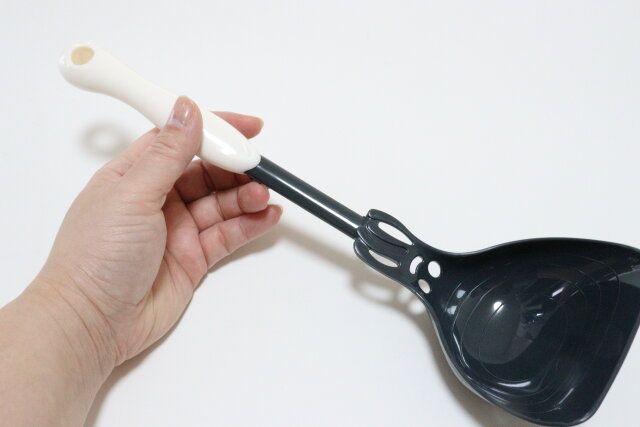 縁がまっすぐなくらげレードル