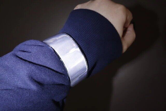 ダイソー 反射ワンタッチバンド