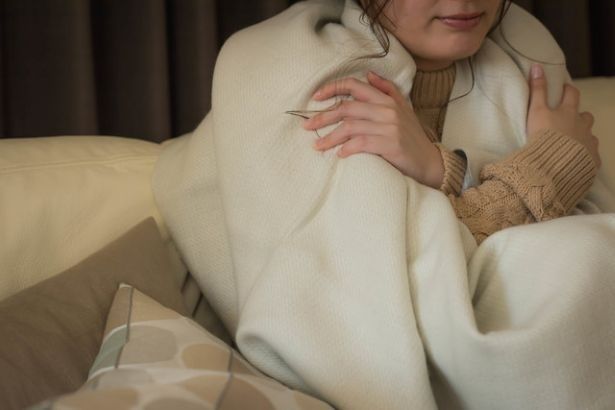 外気をダイレクトに取りこむ口呼吸は冷えにつながる プラナ/PIXTA(ピクスタ）