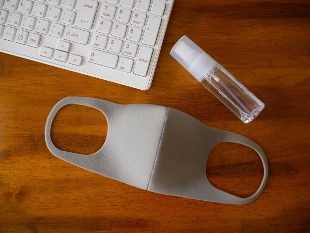 コロナ禍のマスク生活で口呼吸になる人が増加 Sunny Side/PIXTA(ピクスタ）