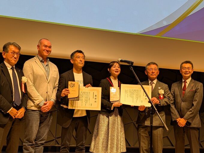 「審査員特別賞」を受賞した様子