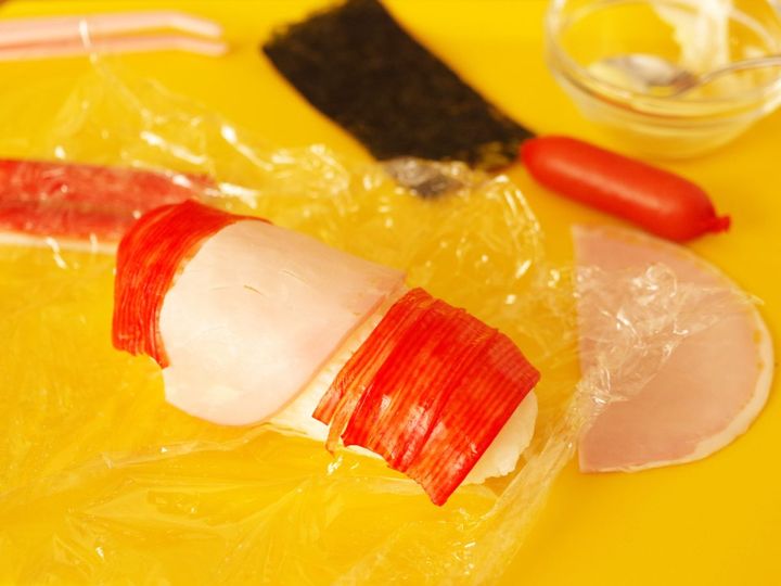 「サンタクロースのスティックおにぎり」レシピ01