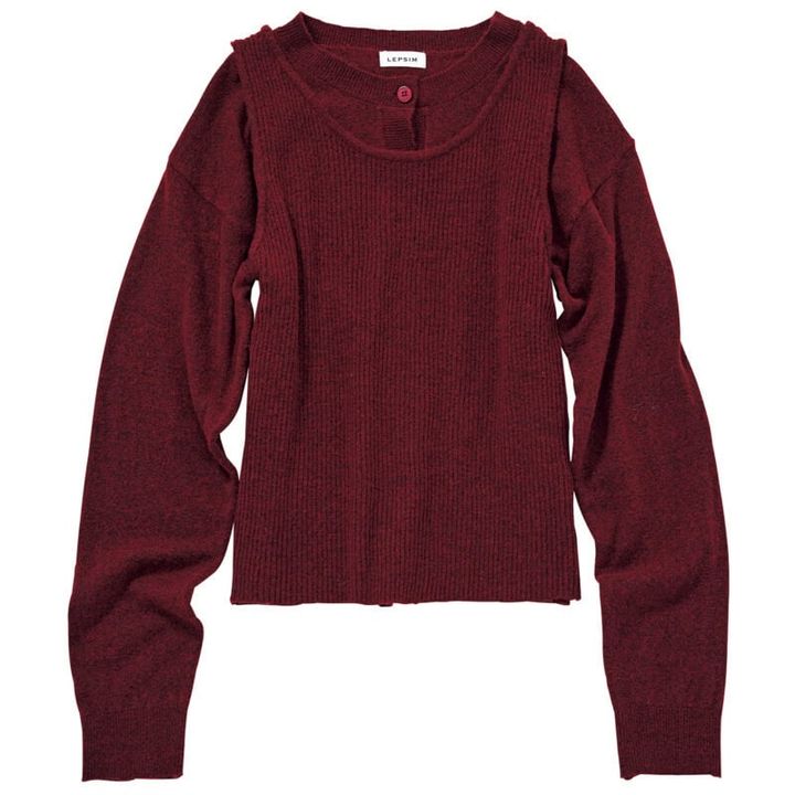 ディープな赤が大人のムード。セットカーディガン￥7,990（レプシィム／アダストリア）