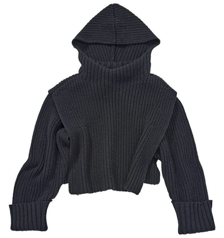 短丈カーディガンとフーディベストのセット。レイヤードニット￥39,600（エフシーイー®／エフシーイーフラッグシップストア）