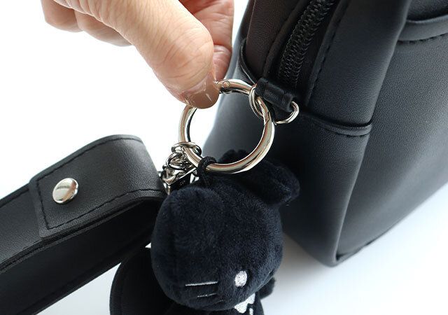 宝島社ムック付録のHELLO KITTY × BRILMY いつでもササッとお直しできる ズボラに優しいミラー付きリップチャーム BOOK BLACK ver. SPECIAL PACKAGE8