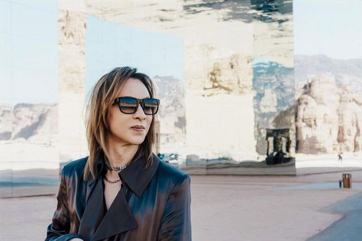 『NHK MUSIC SPECIAL YOSHIKI ～奇跡の舞台へ～』より （C）NHK width=