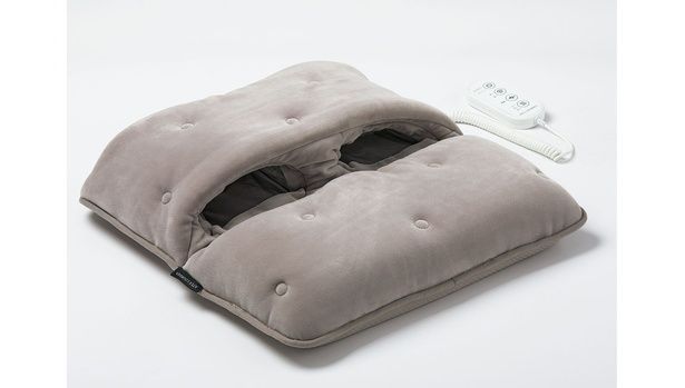 おやすみフットケア AX-HX123 撮影／布川航太