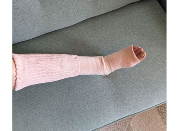 厚めの靴下なのに締めつけ感がなく、やさしく包んで温めてくれる感じ