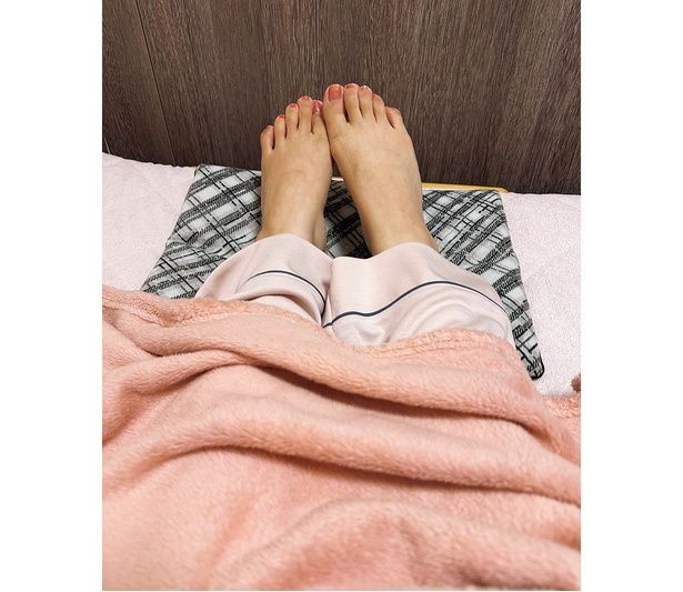 とても心地よい温度で、朝まで快適に眠れました。かなり薄いので、寝るときにも気になりません！