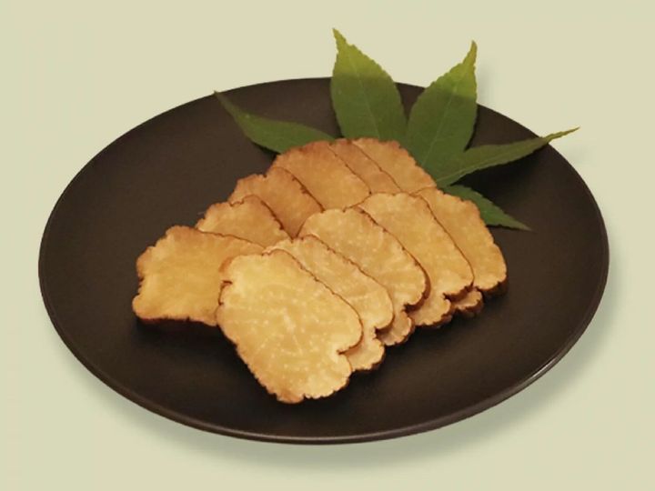 All About ニュース編集部は、全国20～60代の男女250人を対象に「帰省手土産」に関する独自のアンケート調査を実施。帰省時の手土産にしたい「秋田県のお土産」で1位に選ばれたのは？