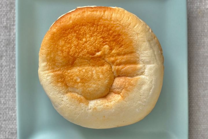 クリームがこぼれた大ピンチ♪【ローソン】「面白美味しい」コラボパン