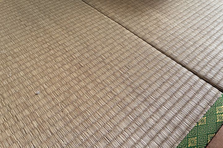 ヘルメット、工具、ブーツを1カ所に！賃貸OKな「ラブリコ」を使ったプチガレージ計画