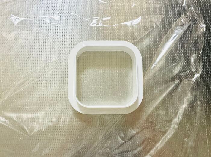 【セリア】白い輪っかが天才すぎる→超スピードで〈ご飯ストック〉ができた♡「ピシッと整列」「時短も叶う優秀品」