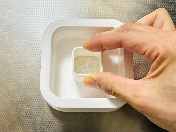 【セリア】白い輪っかが天才すぎる→超スピードで〈ご飯ストック〉ができた♡「ピシッと整列」「時短も叶う優秀品」